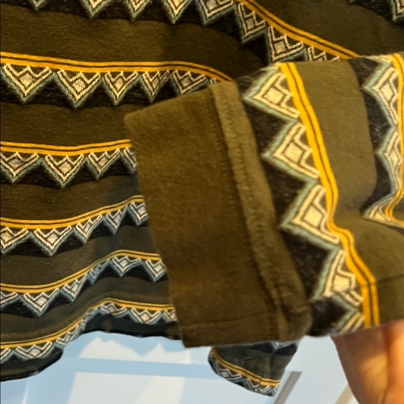 Dravus Men's Long Sleeve Shirt in Green and Black with Tan and Blue Accents l - Picture 5 of 8